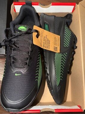 Men Nike Air Max Nuaxis Athletic Sneakers White/Black-Green FD4329-101 Sz 11